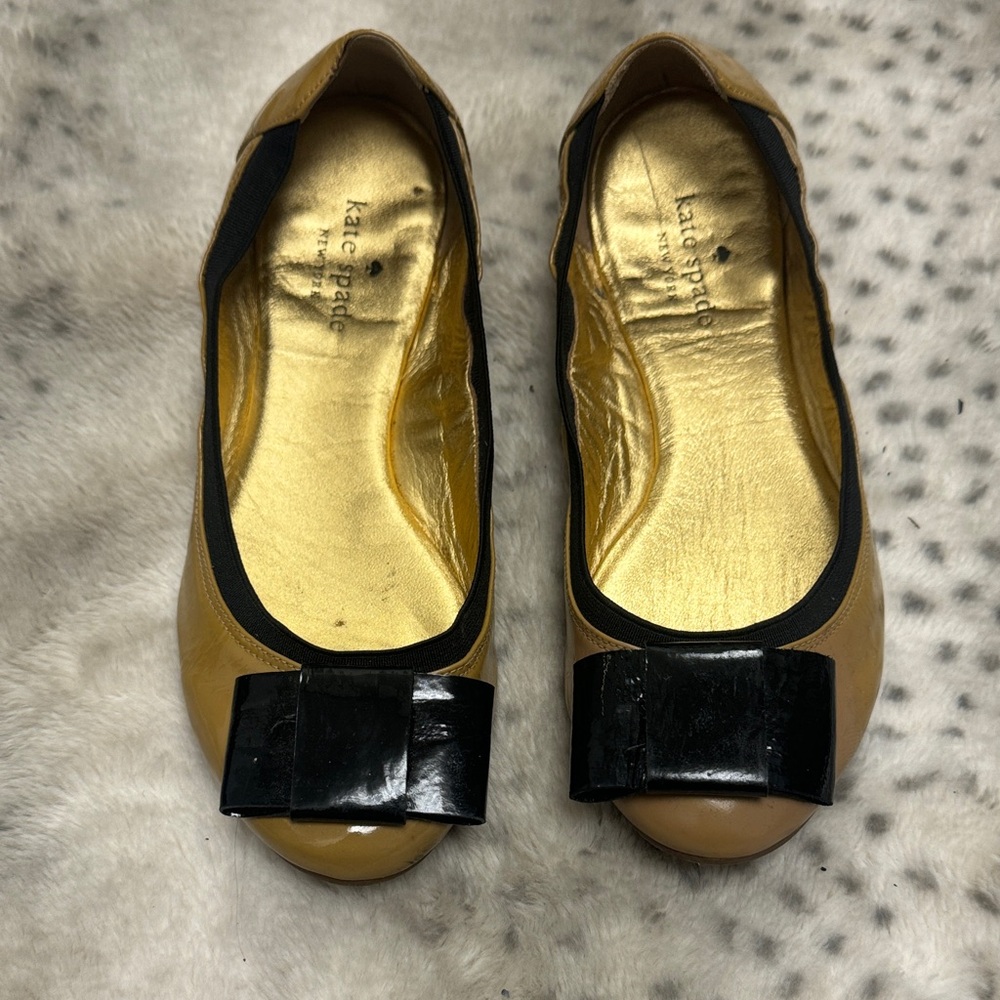 Kate Spade Tan and Black Bow Flats